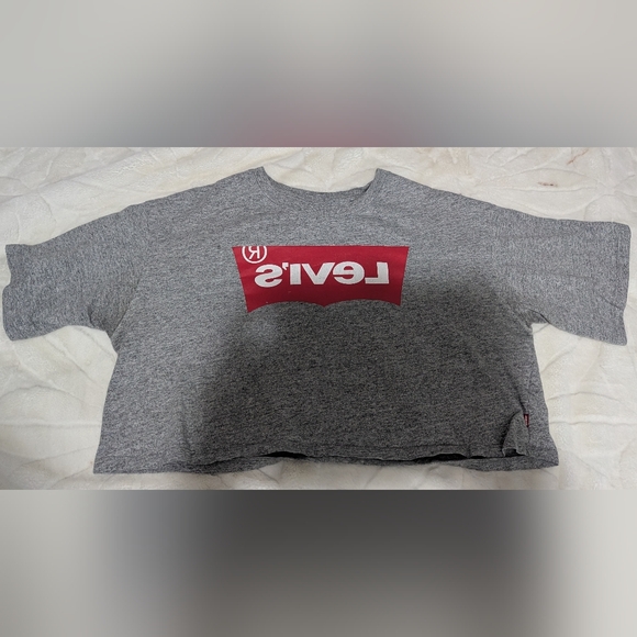 Sz med women's crop top Levi's reverse logo graphic tee 😁 - Picture 2 of 8